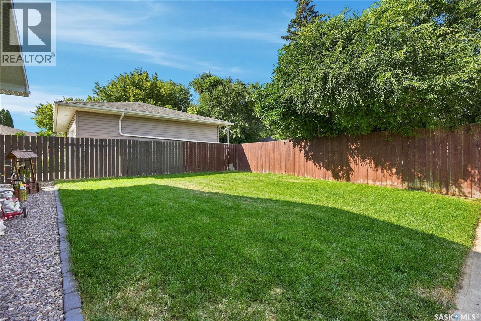 1312 King CRESCENT - Image 40