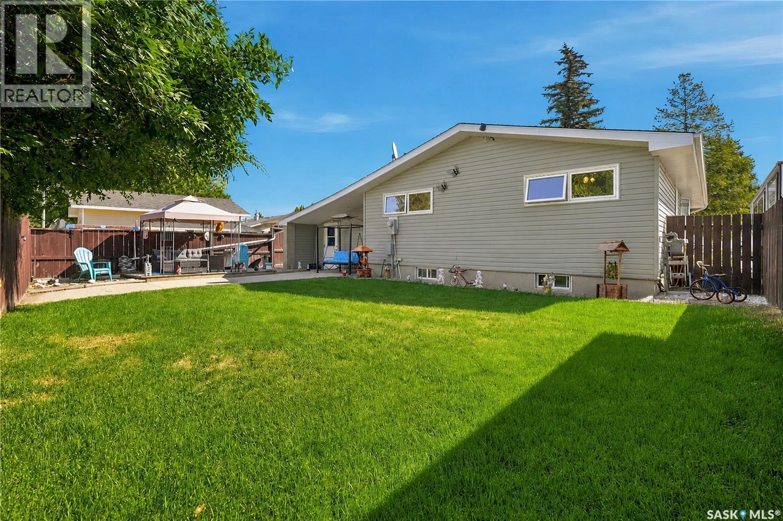 1312 King CRESCENT - 42