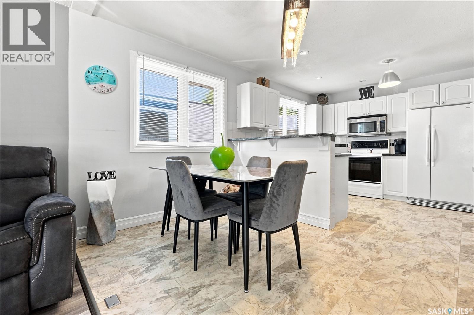 1312 King CRESCENT - Image 9