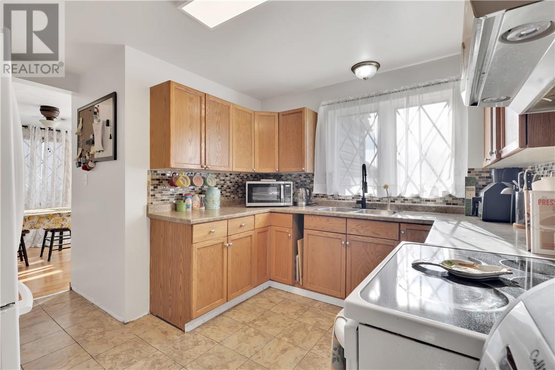 442 BESSIE Avenue - 14