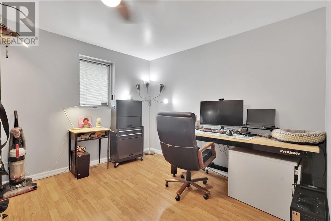 442 BESSIE Avenue - 17