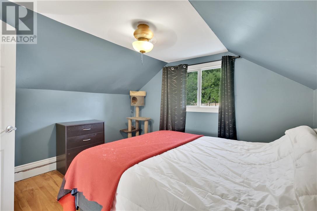 442 BESSIE Avenue - 22