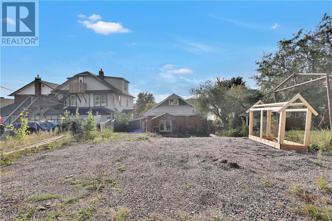 442 BESSIE Avenue - 29