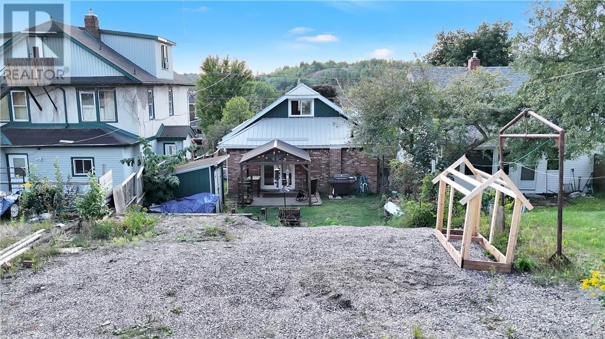 442 BESSIE Avenue - 31