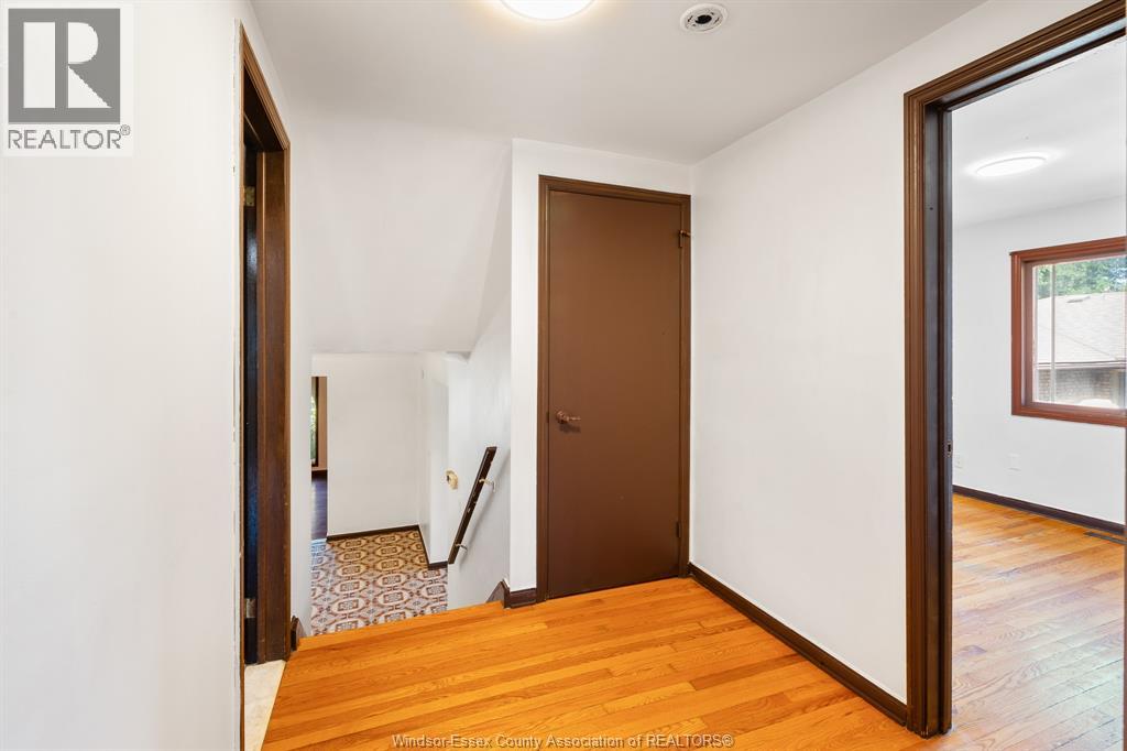 2880 ST. CLAIR AVENUE - 17