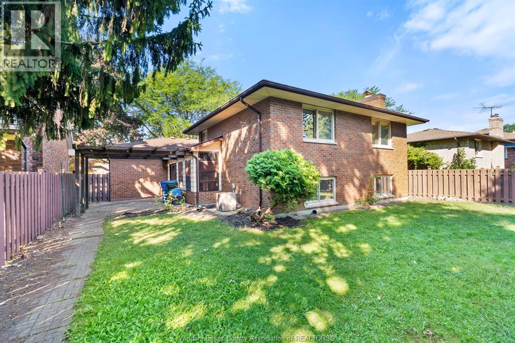 2880 ST. CLAIR AVENUE - 2