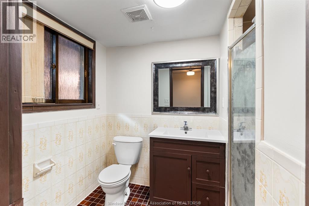 2880 ST. CLAIR AVENUE - 29