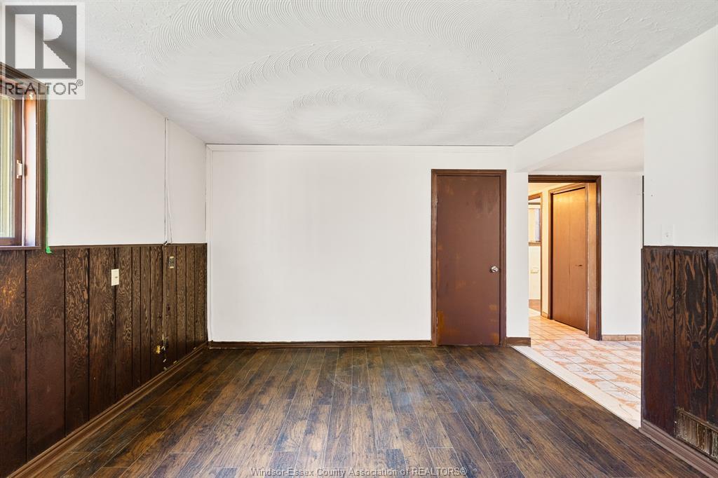 2880 ST. CLAIR AVENUE - 26