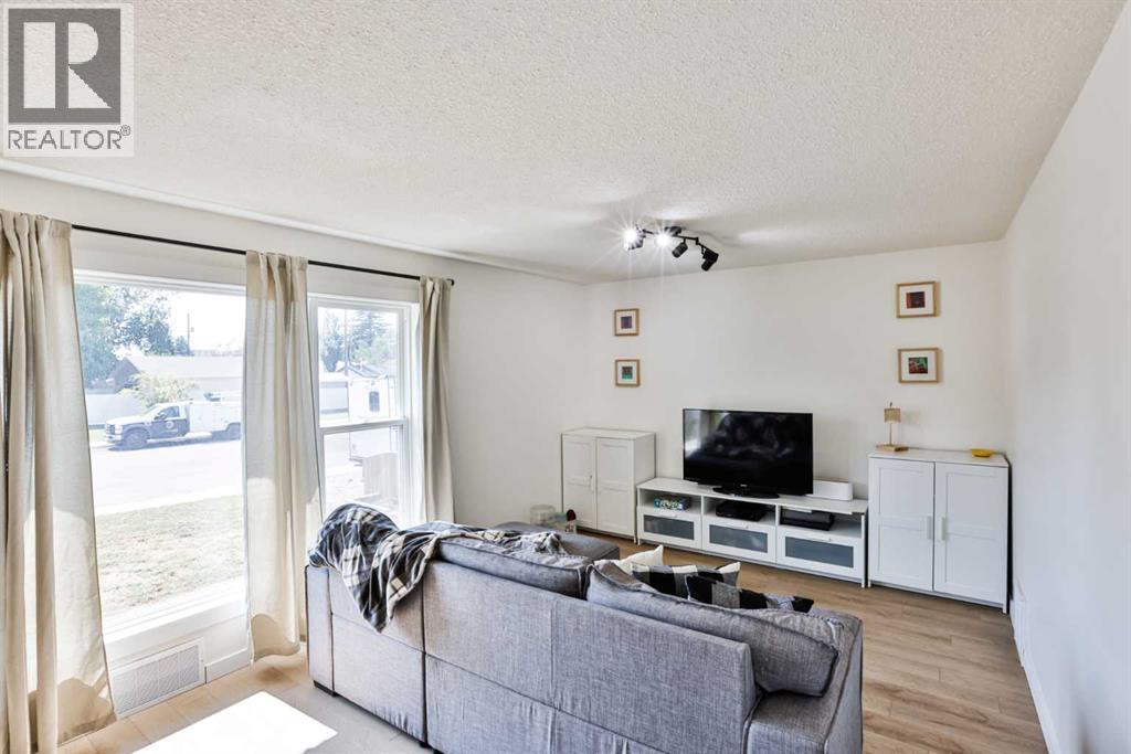 1009 6 Avenue N - 5
