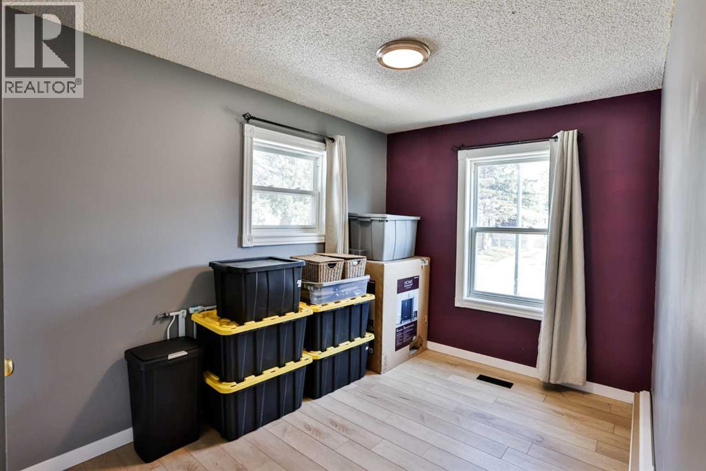 1009 6 Avenue N - 12
