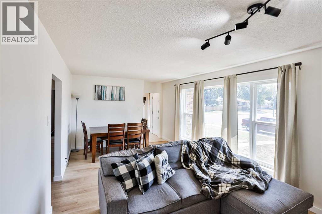 1009 6 Avenue N - 6