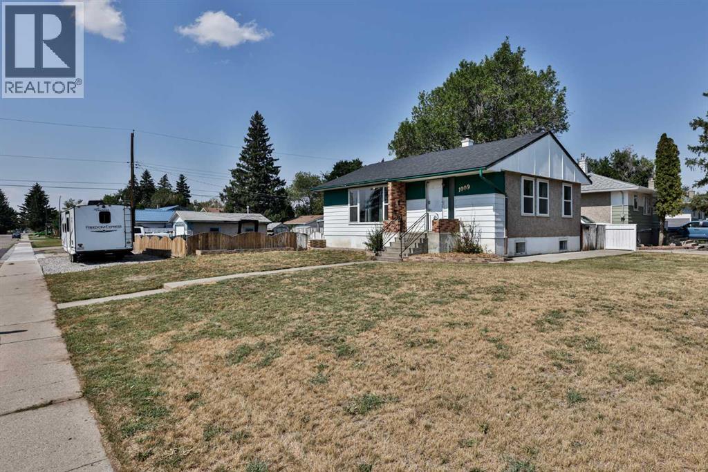 1009 6 Avenue N - 2
