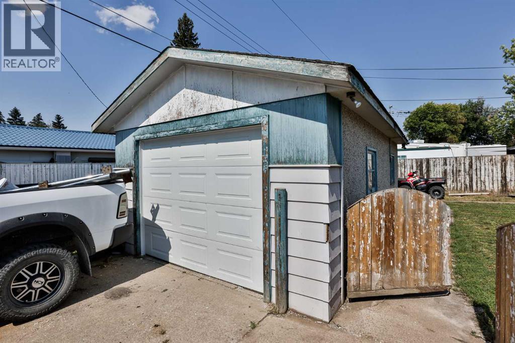 1009 6 Avenue N - 4