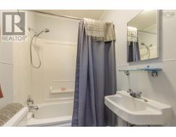 53 Park Street, Yarmouth, NS B5A2A9 Photo 43