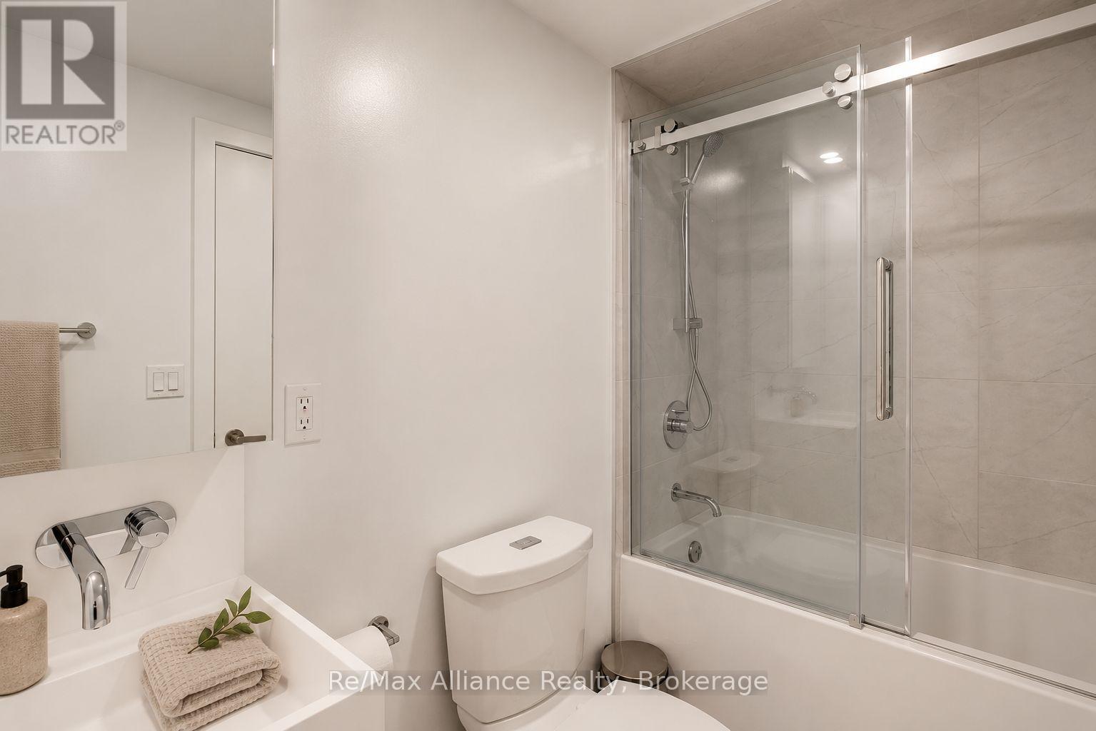#309 370 MARTHA STREET - 28