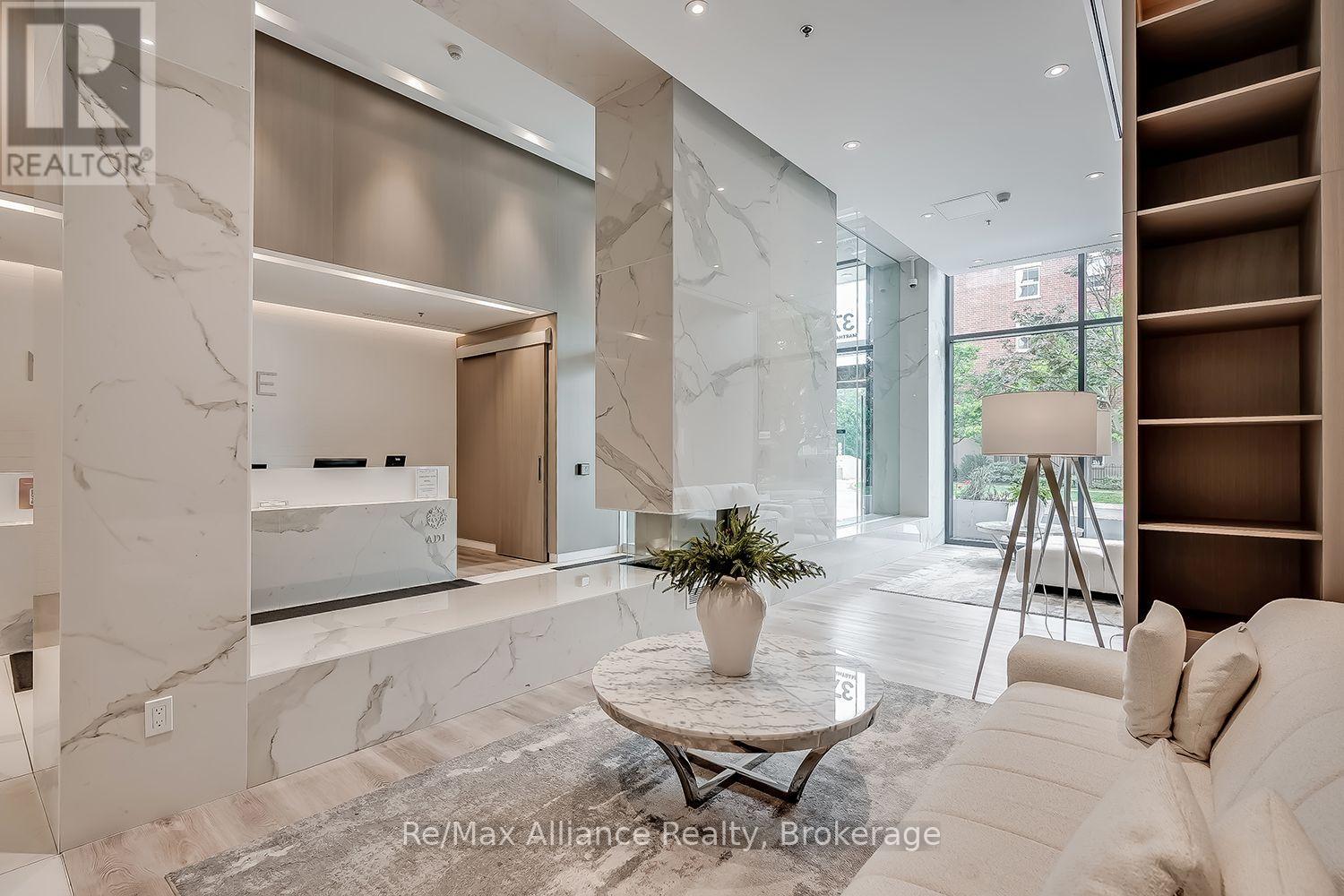 #309 370 MARTHA STREET - Image 4