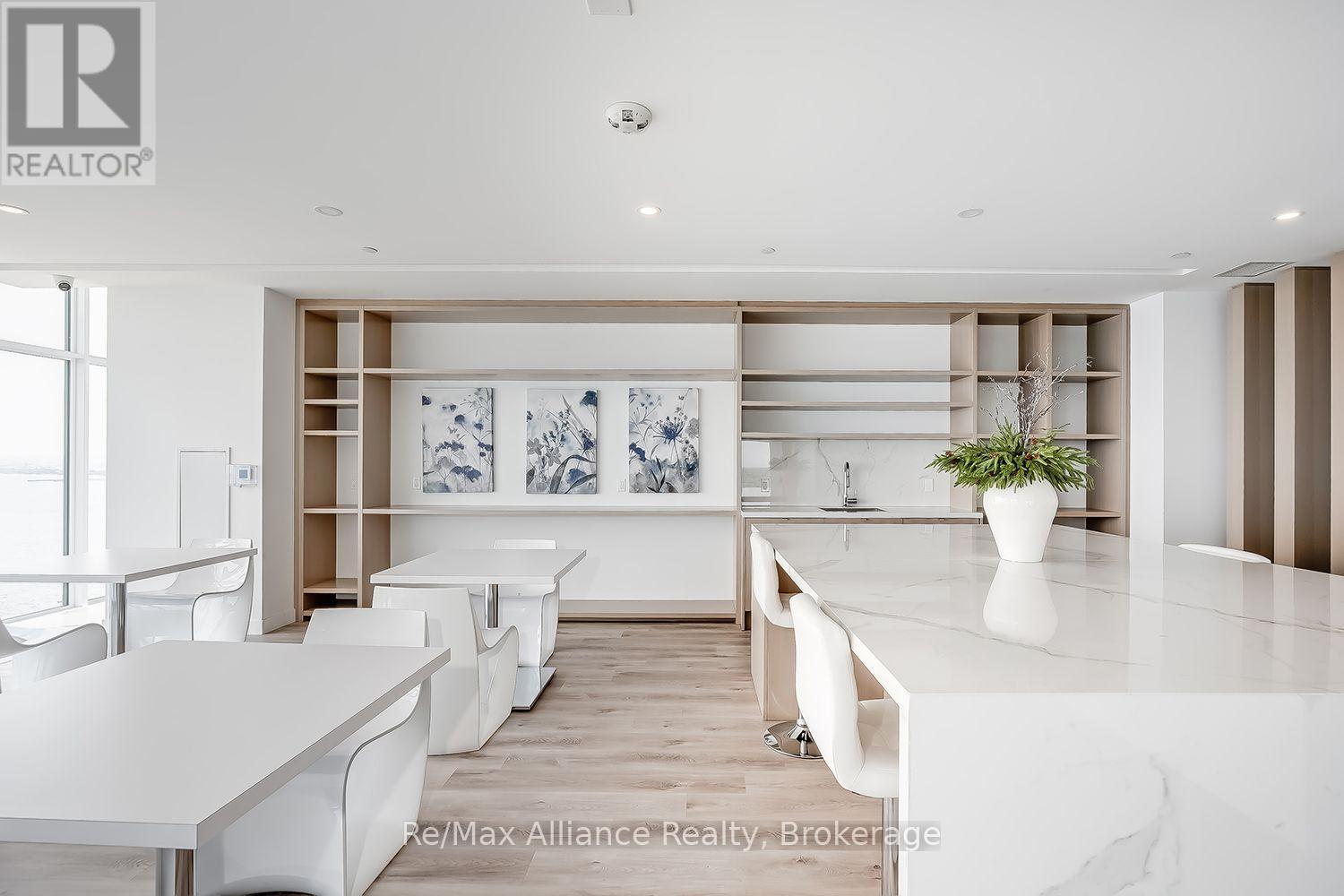 #309 370 MARTHA STREET - 44