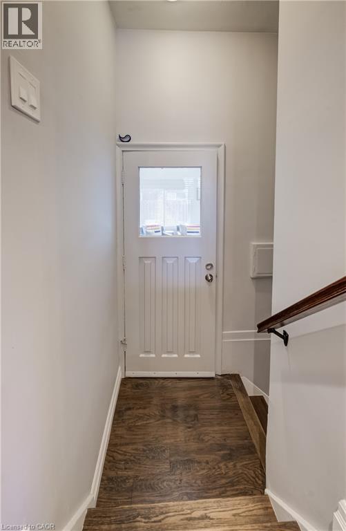 21 LOMA Drive - 23