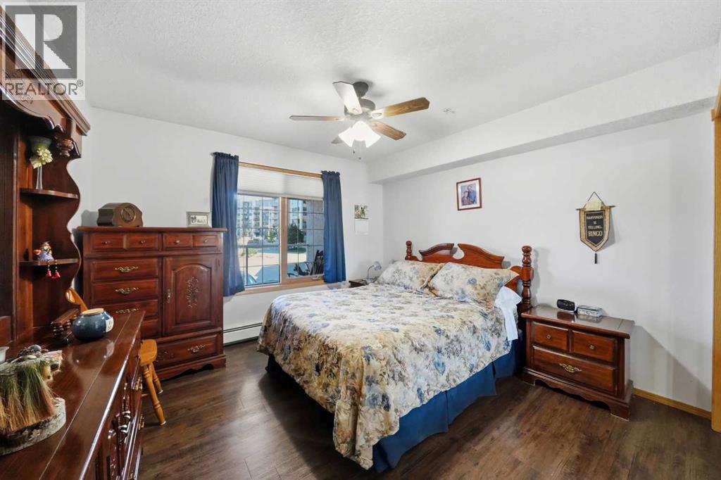 Listing photo – 107, 4805 45 Street, Red Deer