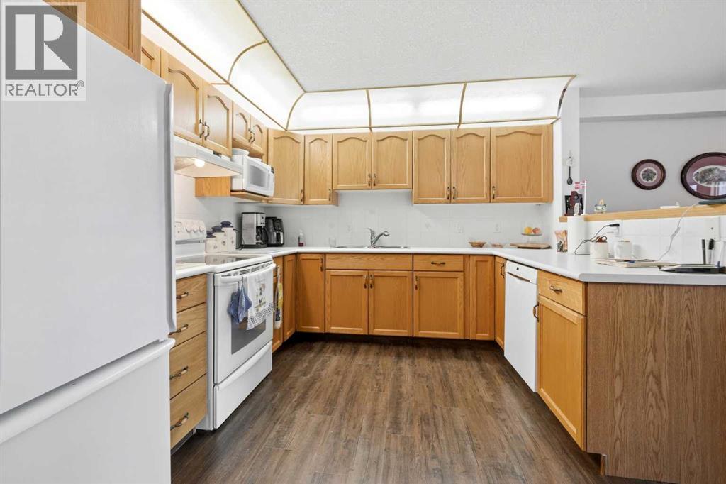 Listing photo – 107, 4805 45 Street, Red Deer