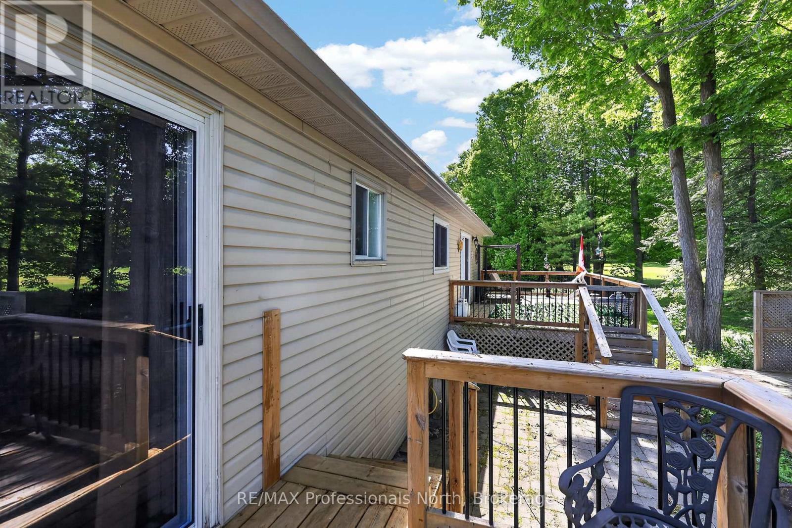 48 FAIRWAY CRESCENT - 30