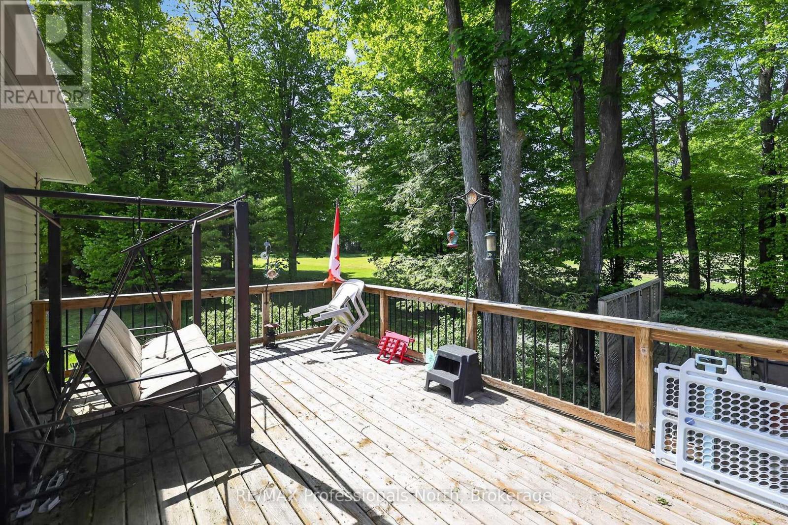 48 FAIRWAY CRESCENT - Image 33
