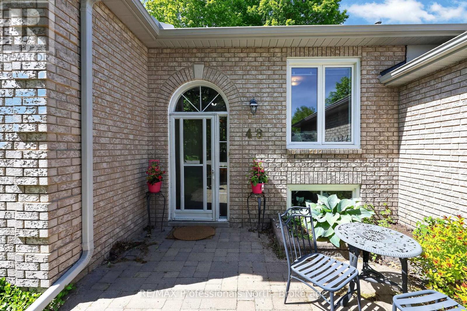 48 FAIRWAY CRESCENT - Image 6