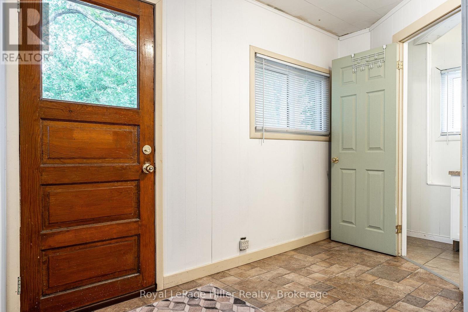96 MCNAB STREET - Image 21