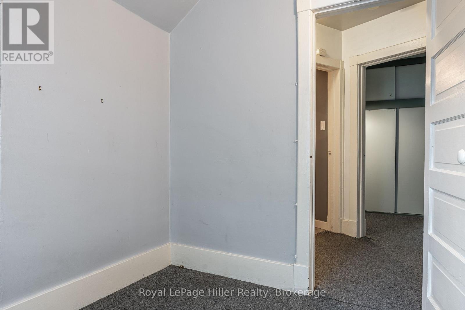 96 MCNAB STREET - 33