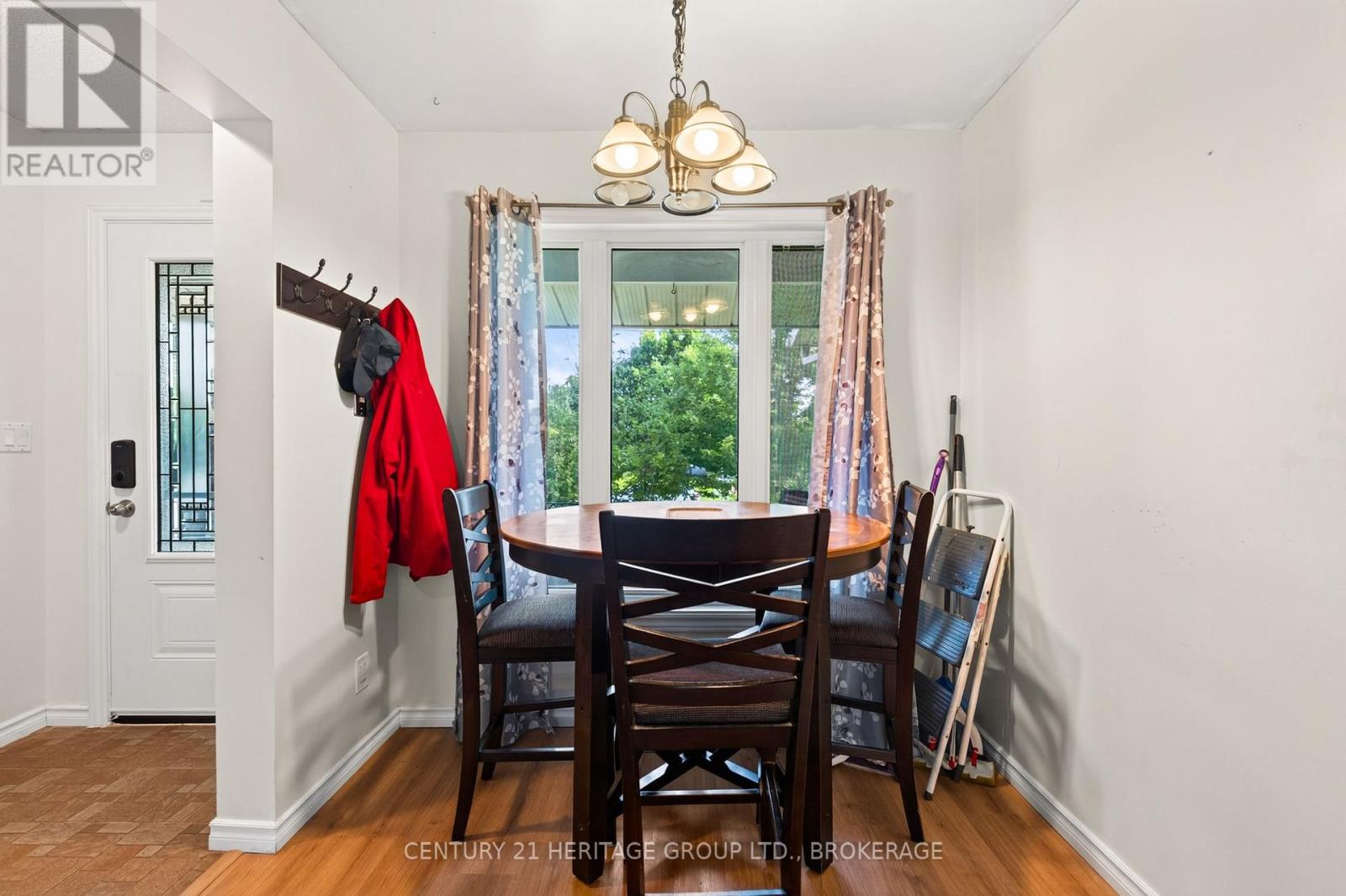 944 WARBURTON CRESCENT - 10