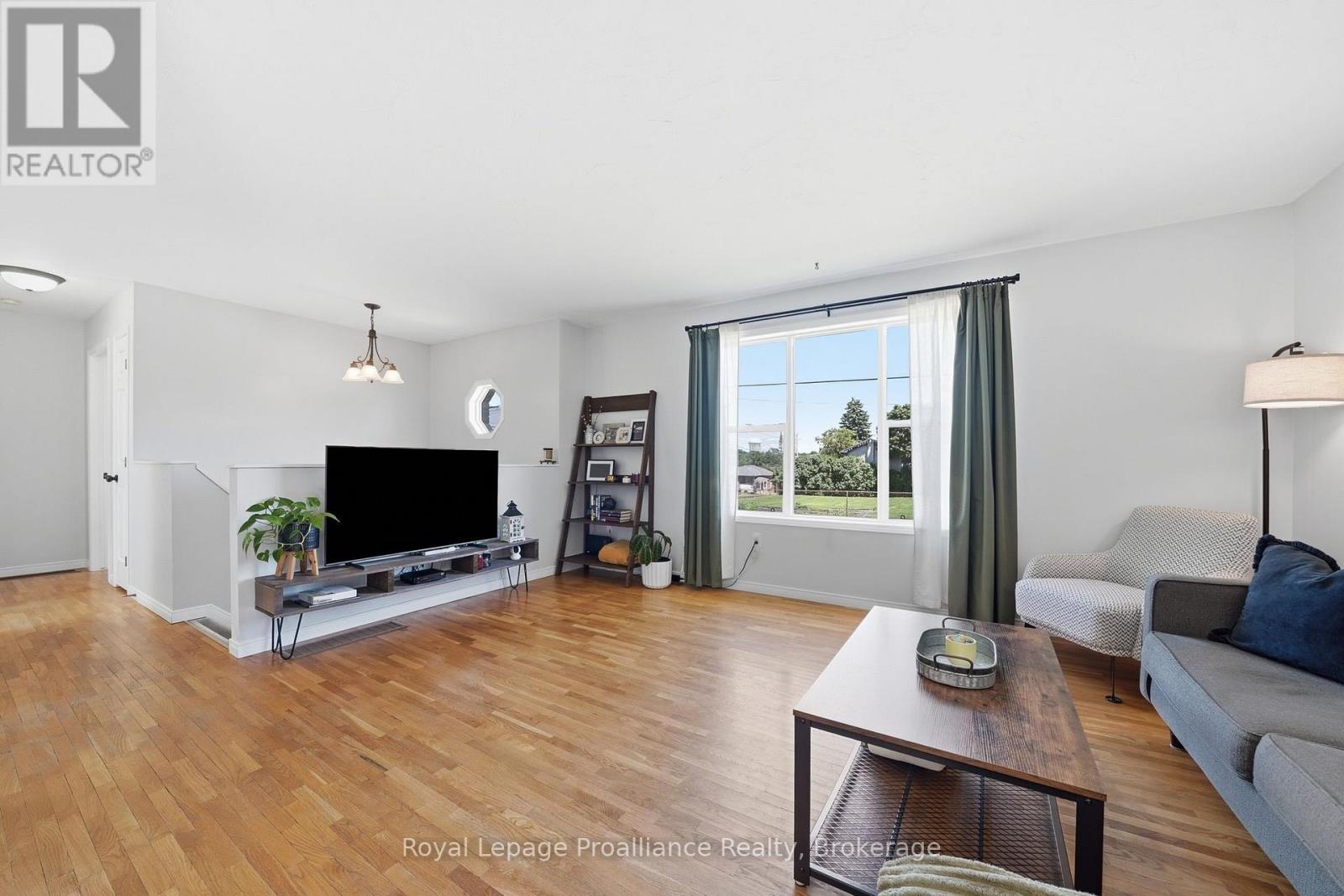 50 OCTAVIA STREET - Image 12