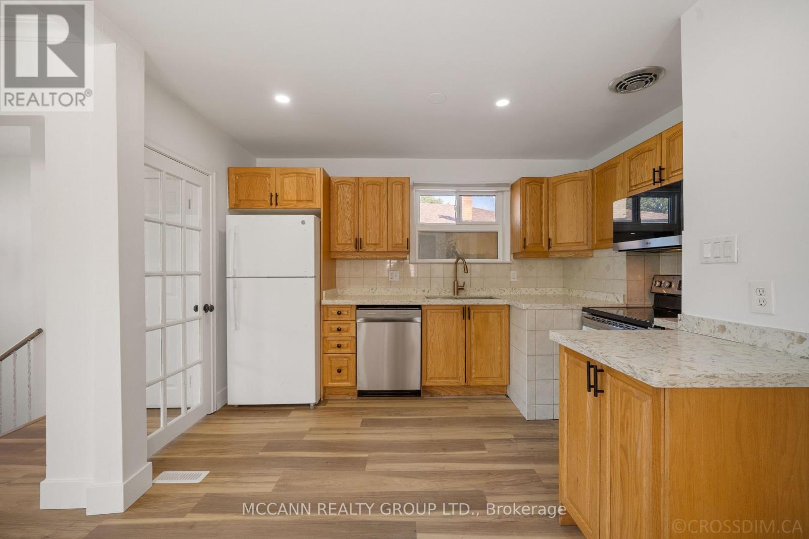 17 BARLOW ROAD E - 10