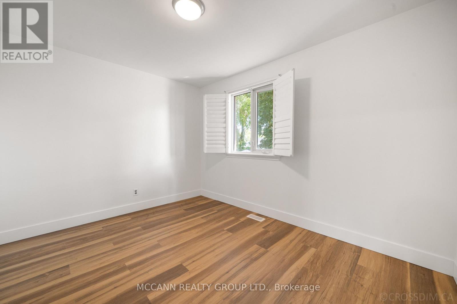 17 BARLOW ROAD E - 14