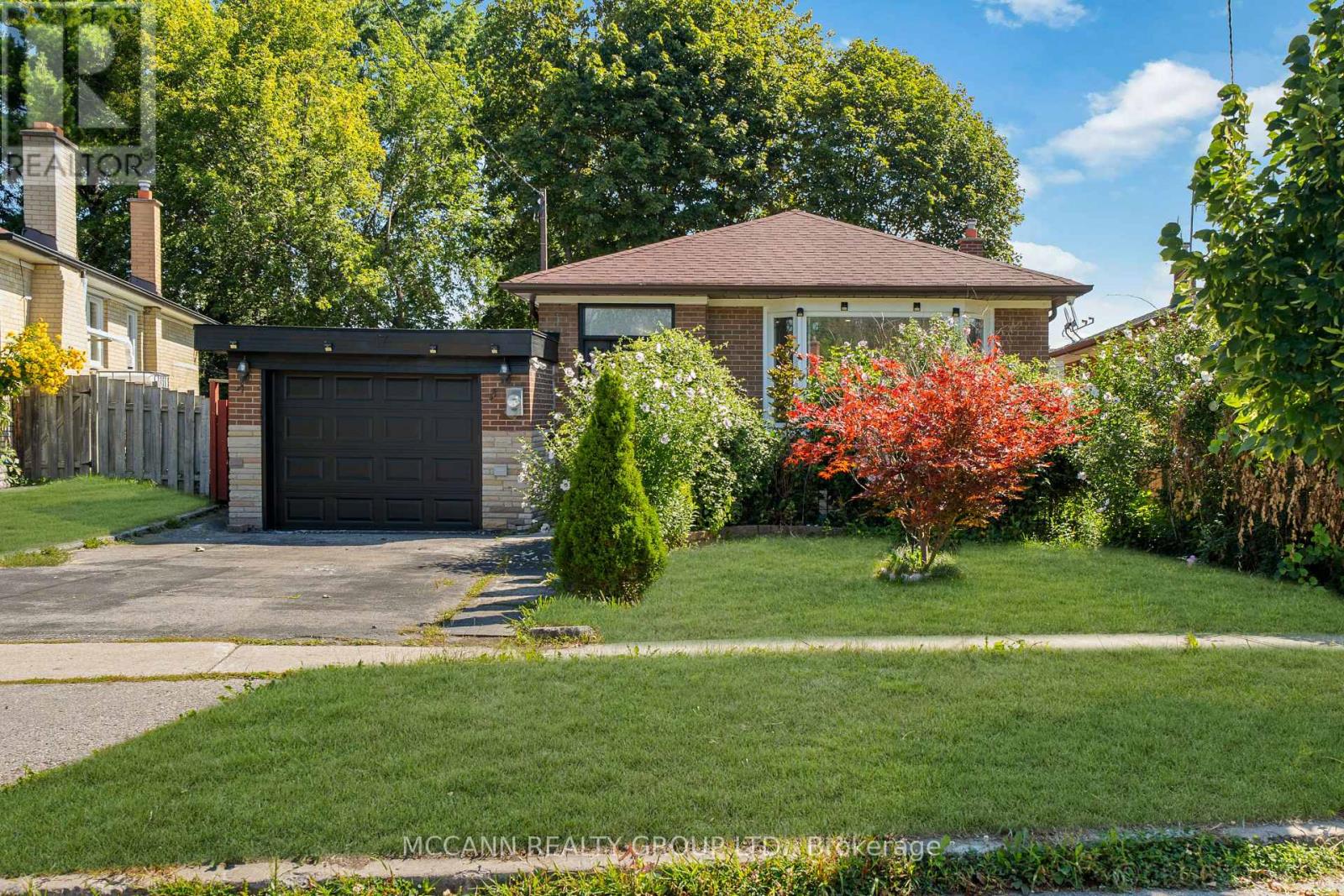17 BARLOW ROAD E - 2