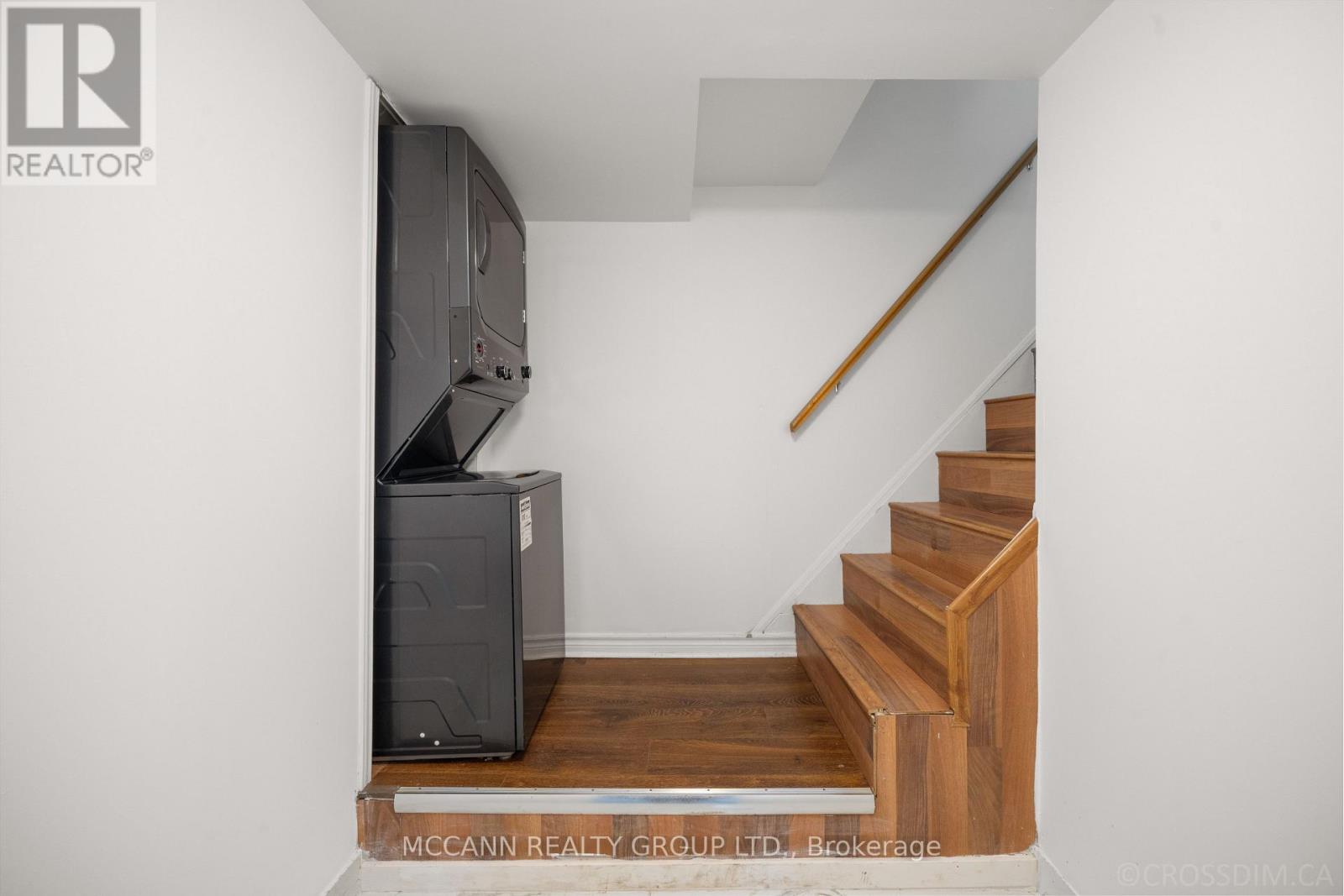17 BARLOW ROAD E - 21