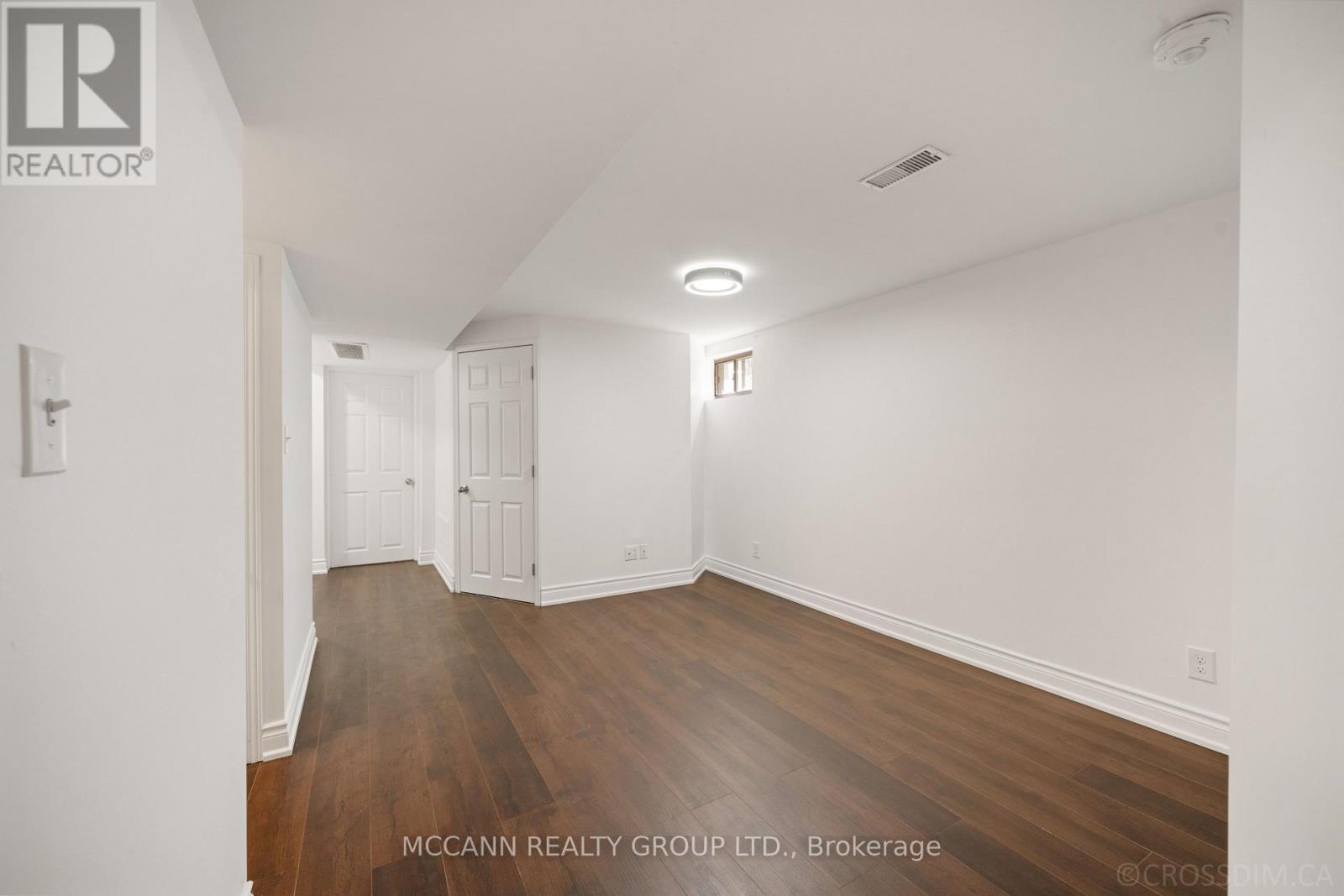 17 BARLOW ROAD E - 24