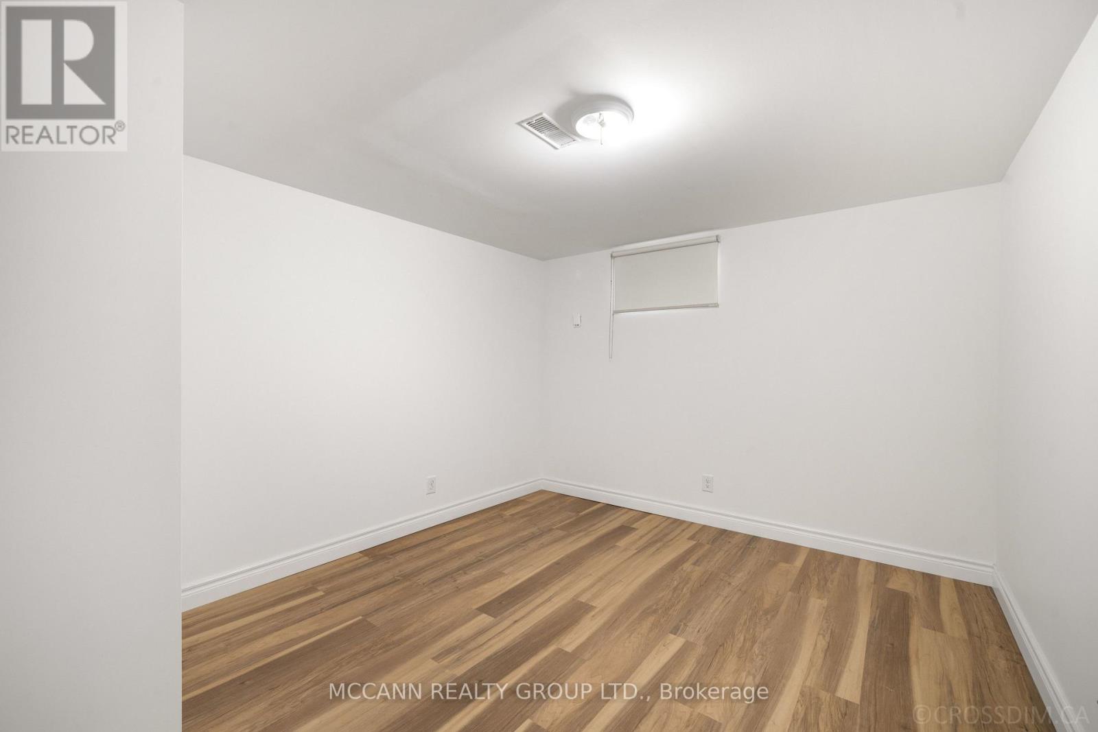 17 BARLOW ROAD E - 27