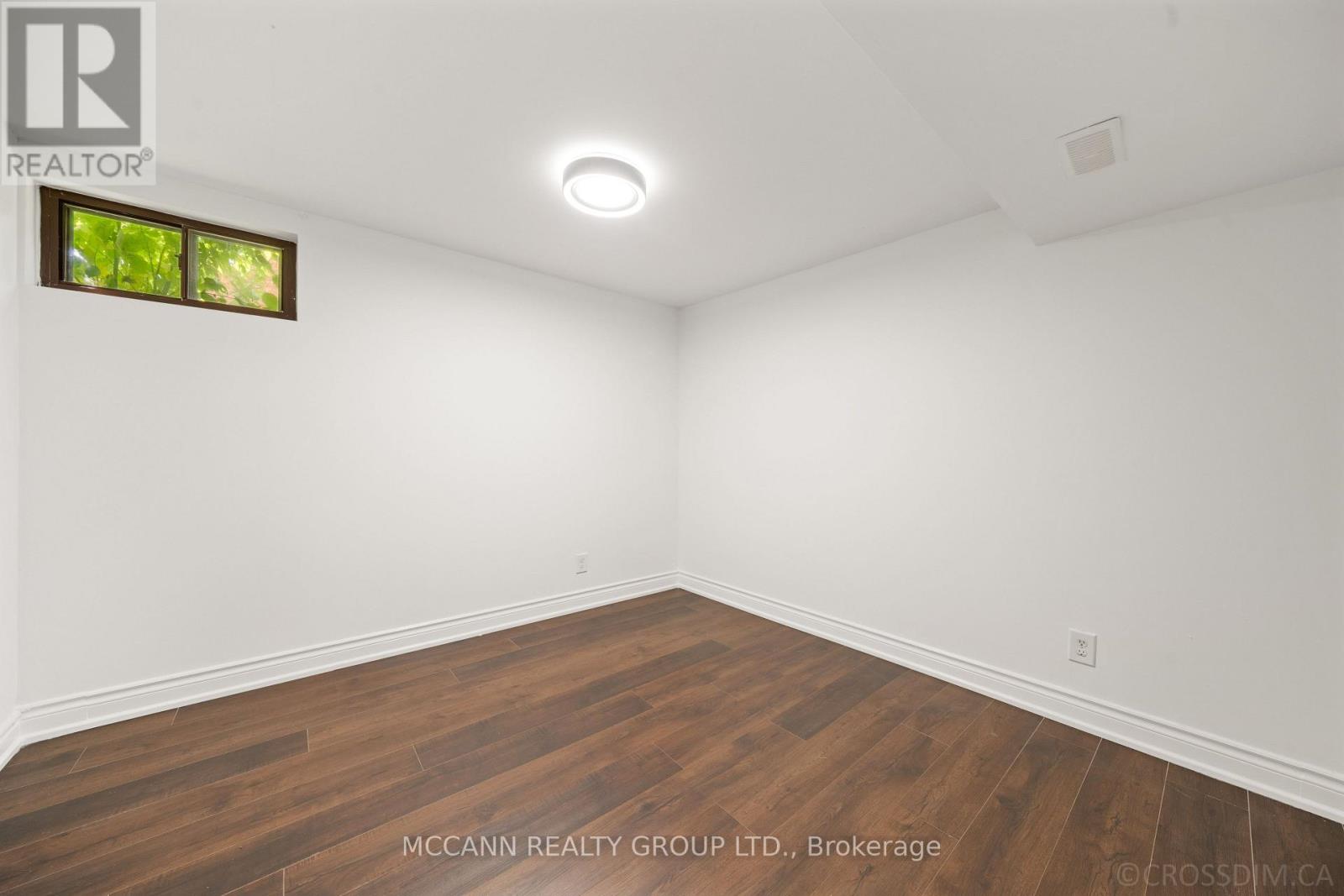 17 BARLOW ROAD E - 28
