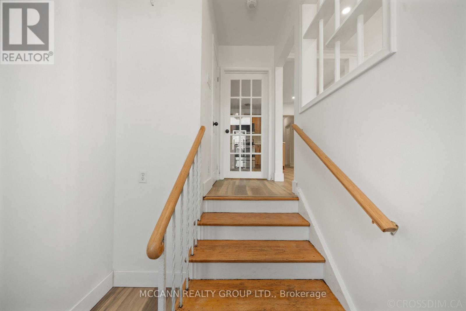 17 BARLOW ROAD E - 3