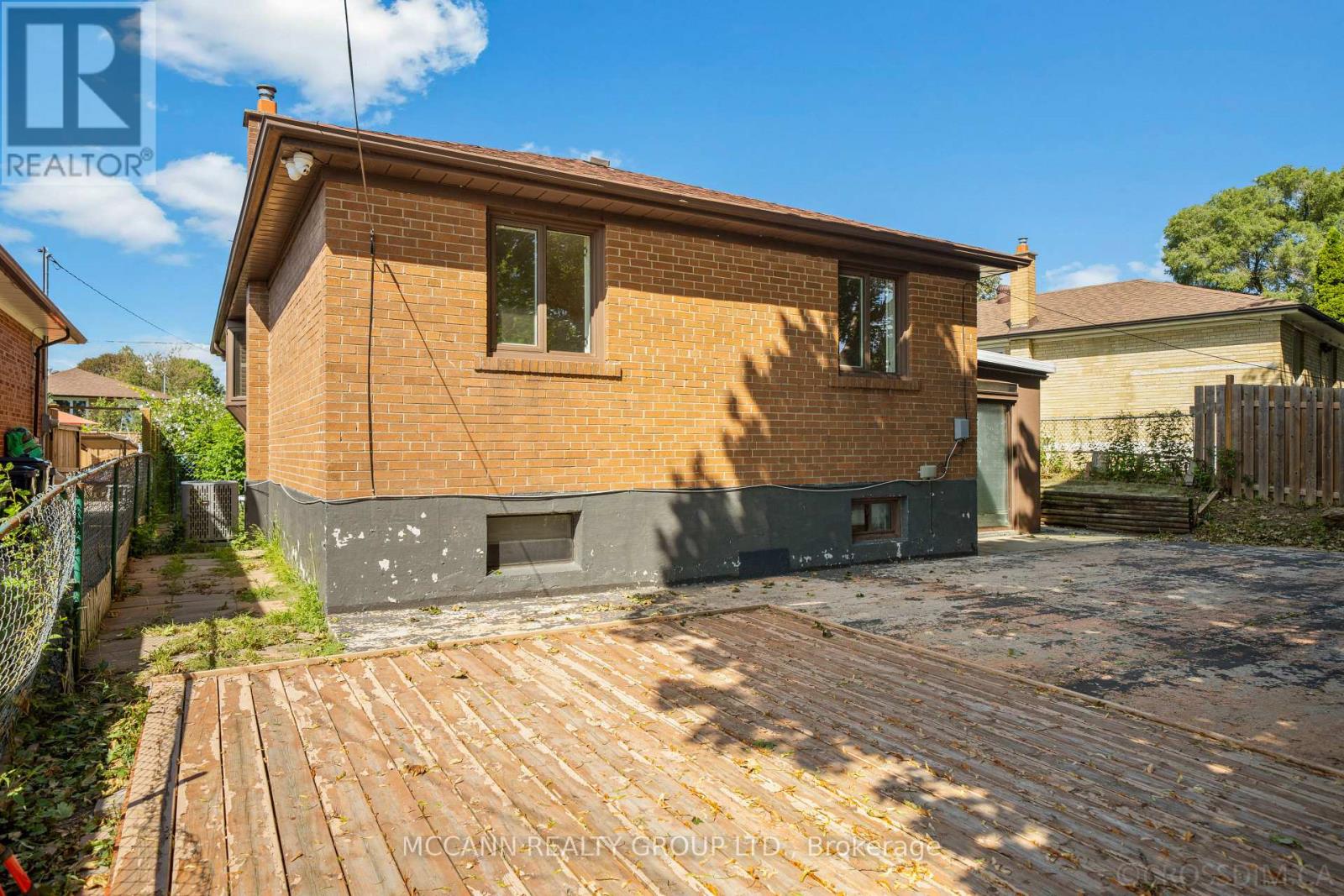 17 BARLOW ROAD E - 36