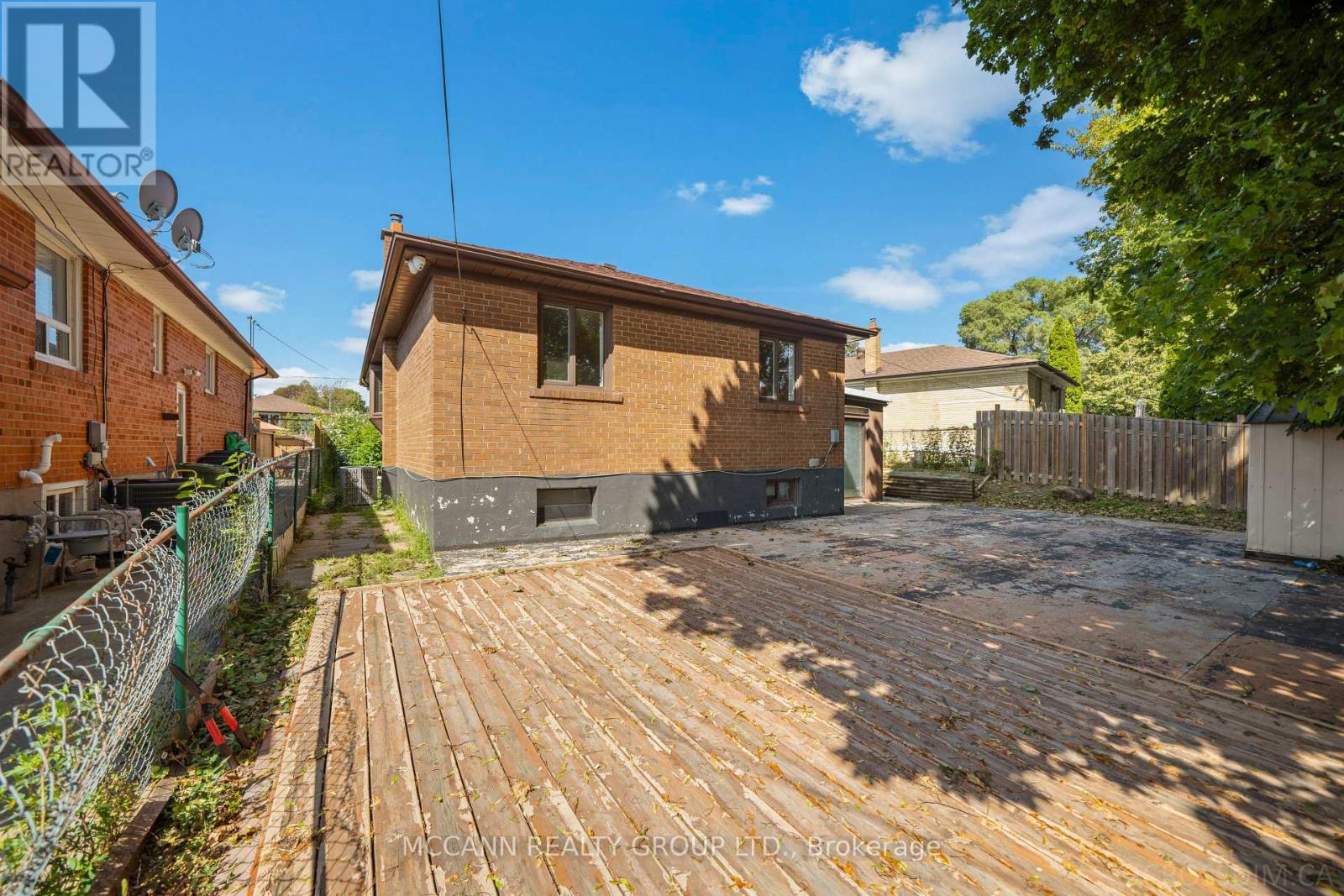 17 BARLOW ROAD E - 37