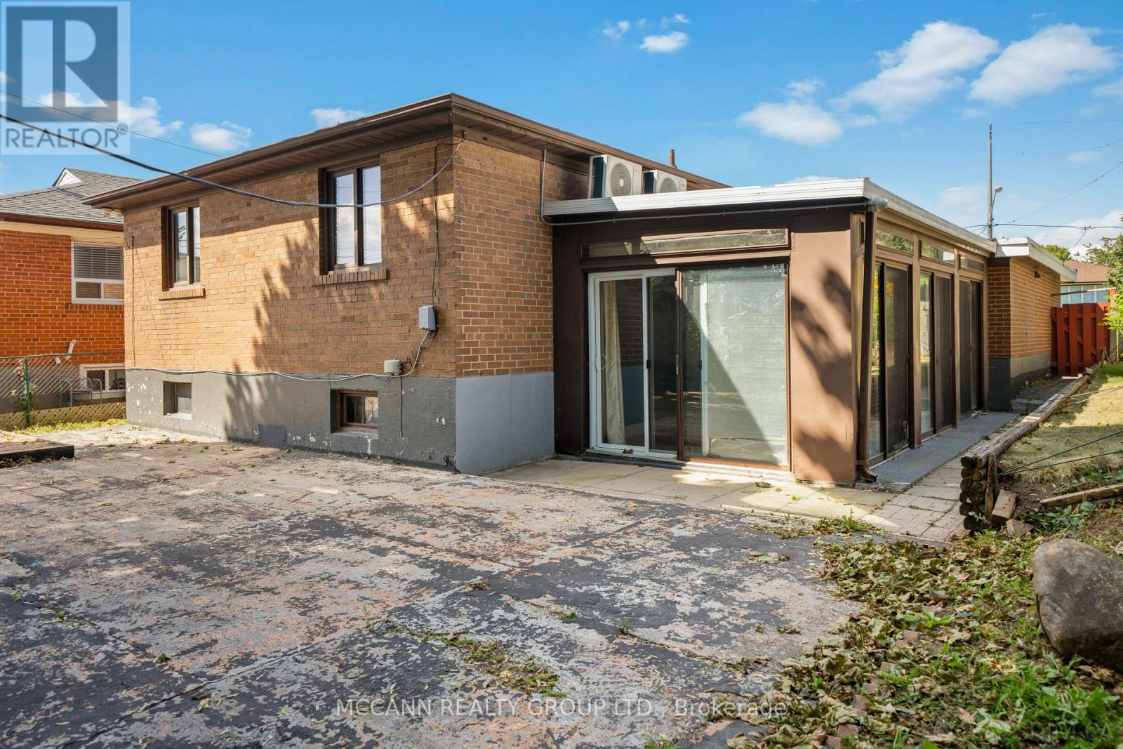 17 BARLOW ROAD E - 38