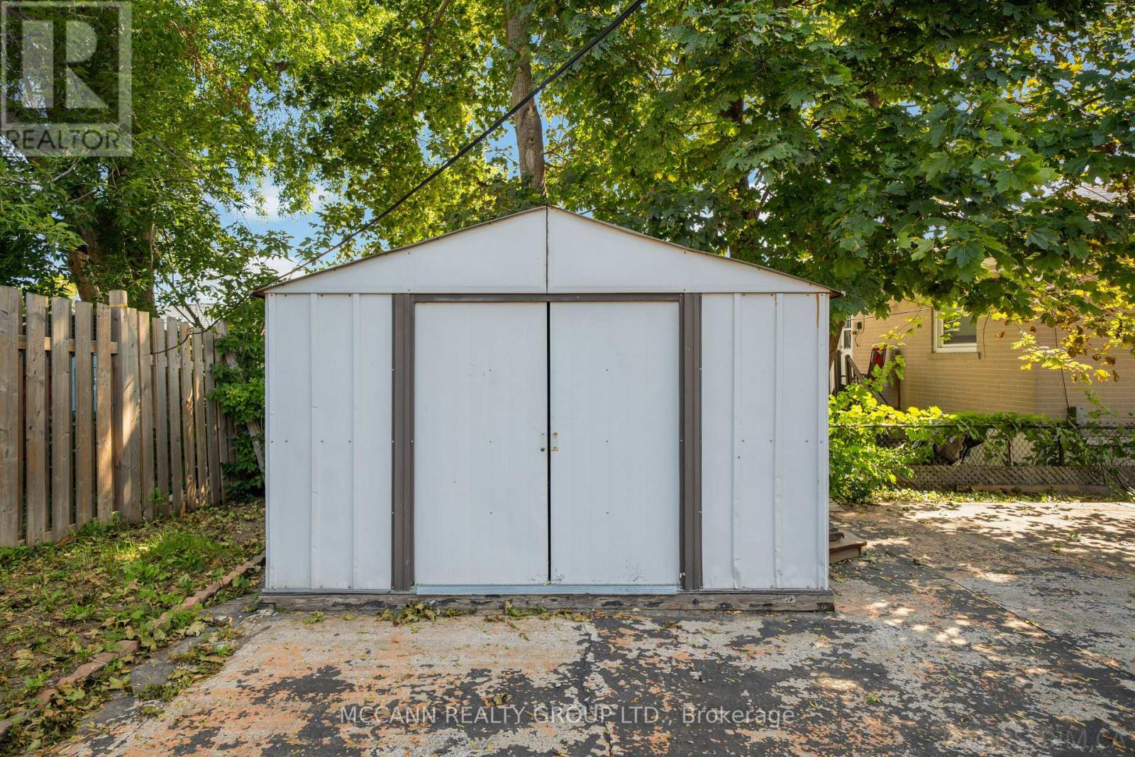 17 BARLOW ROAD E - 39