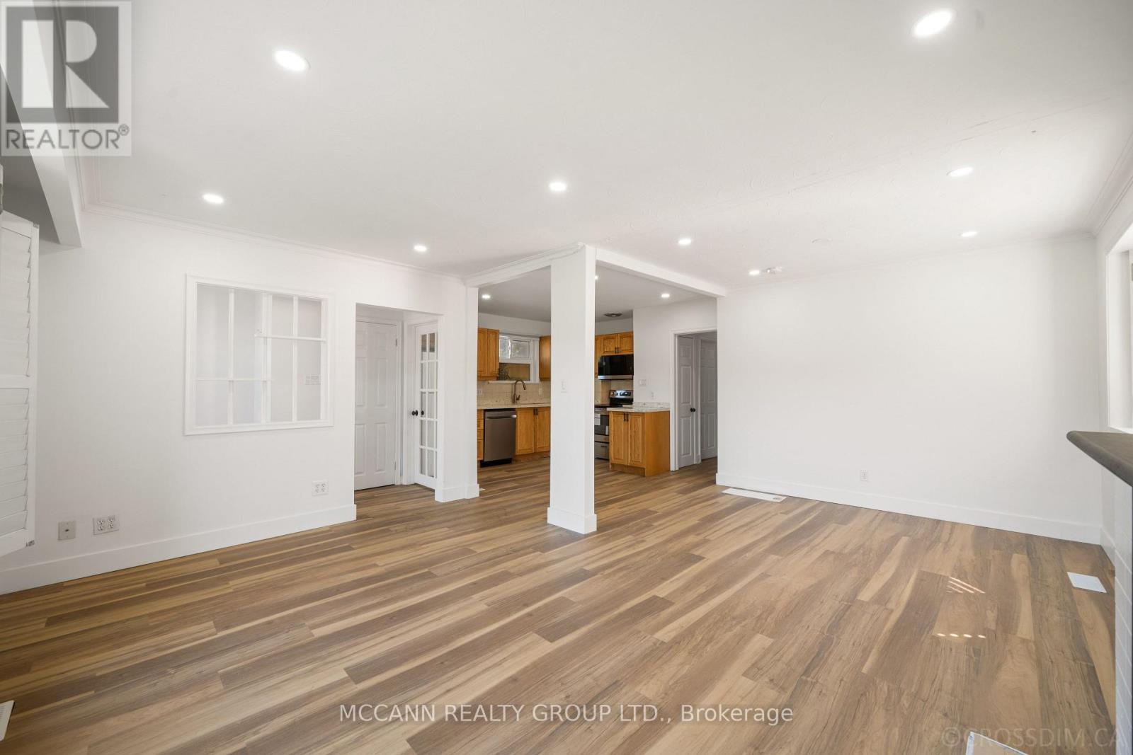 17 BARLOW ROAD E - 6