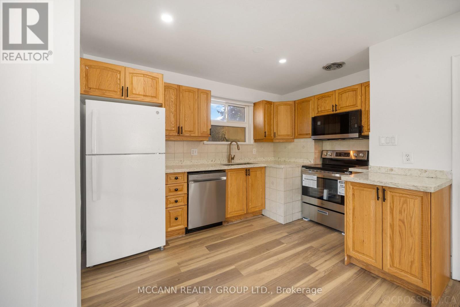 17 BARLOW ROAD E - 9