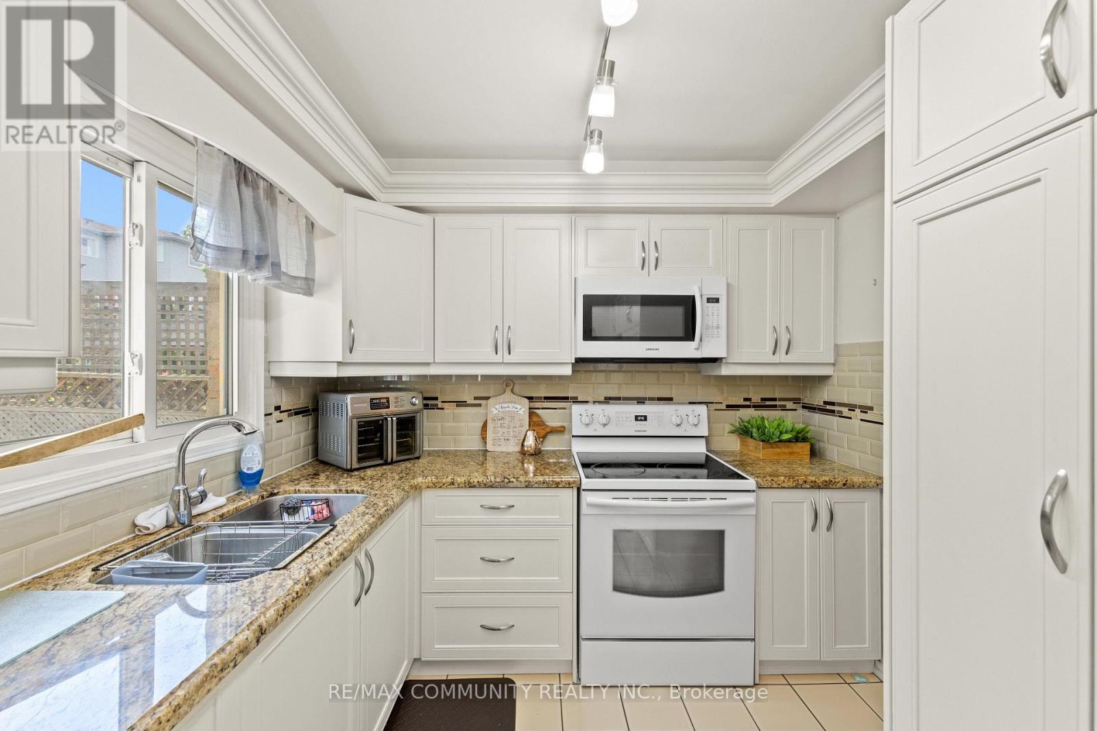 5 PLOWMAN DRIVE - 11