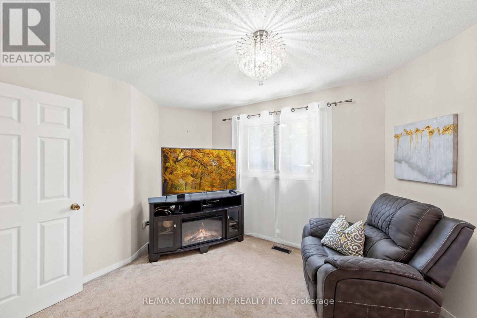 5 PLOWMAN DRIVE - 20