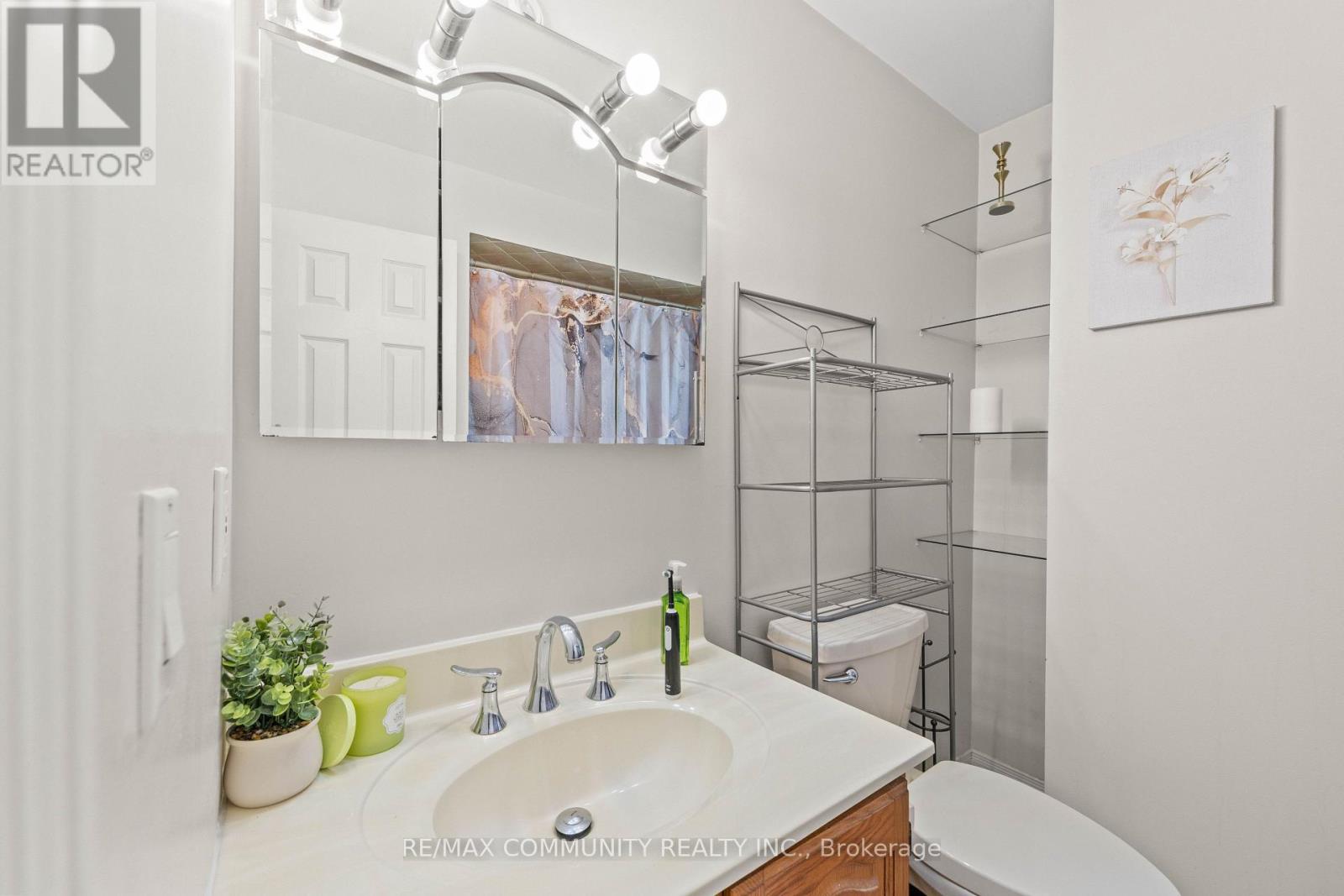 5 PLOWMAN DRIVE - 29