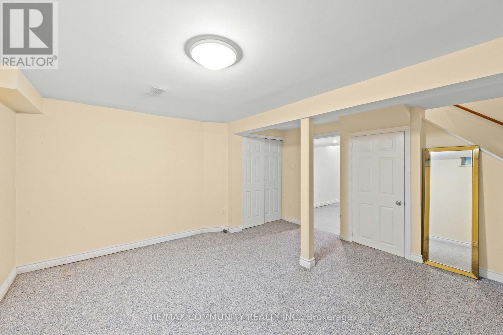 5 PLOWMAN DRIVE - 31