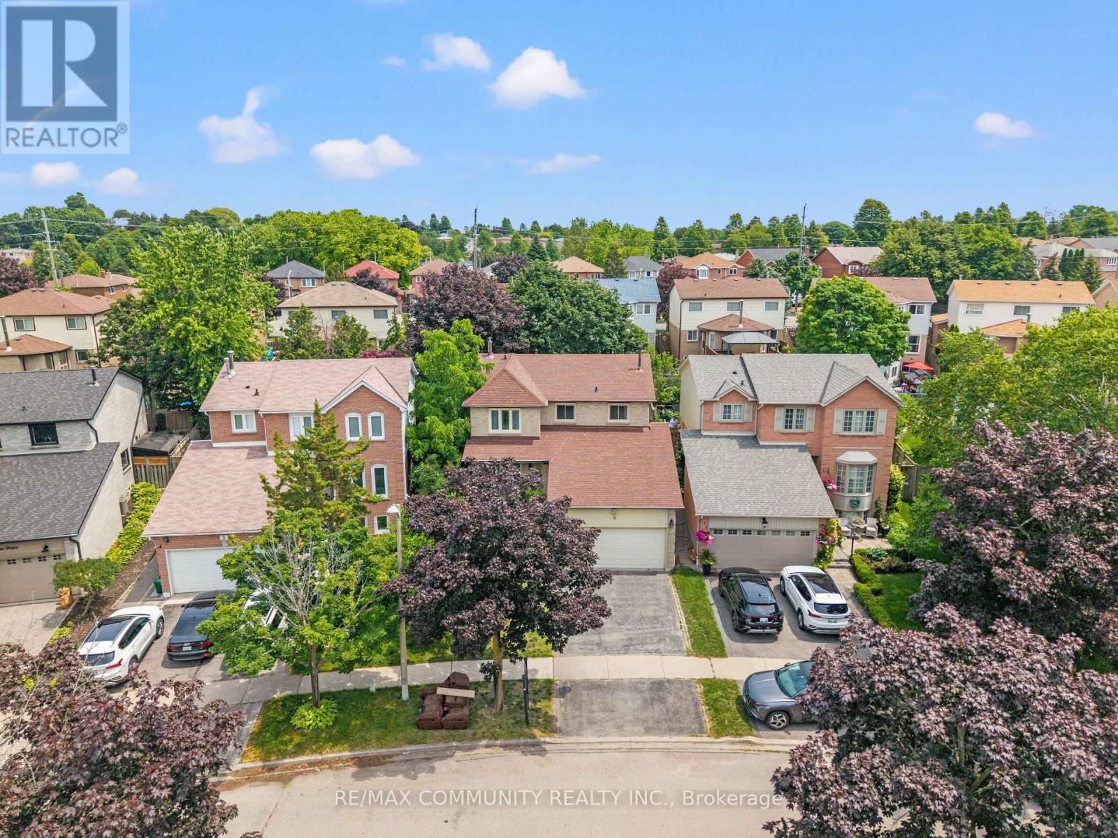 5 PLOWMAN DRIVE - 38